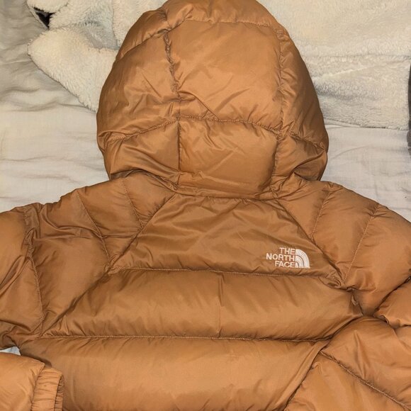 North Face Puffer with Hood - Picture 4 of 4